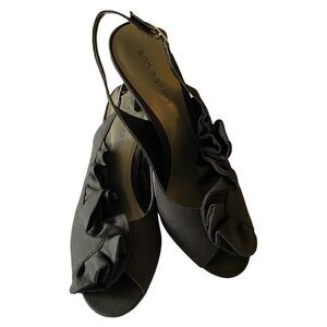 Ann Marino Wm’s Sz 9 Black Matte Suede Classic Black Ruffe Peep Toe Heel Shoes